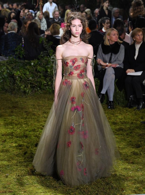 20 самых прекрасных платьев с Недели высокой моды в Париже