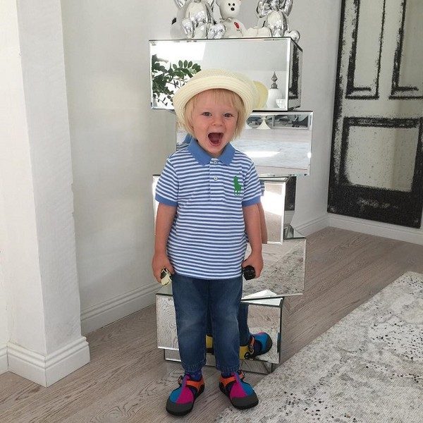 Маленький манекенщик: Четырехлетний сын Яны Рудковской впервые вышел на подиум