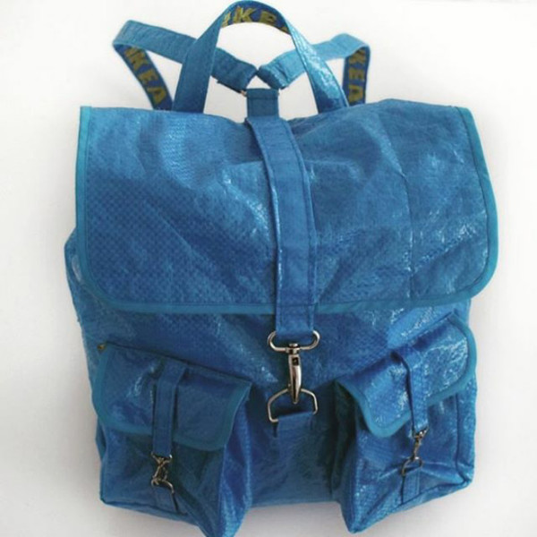 Рюкзаки, кепки и даже трусы. Люди делают вещи из синей сумки IKEA