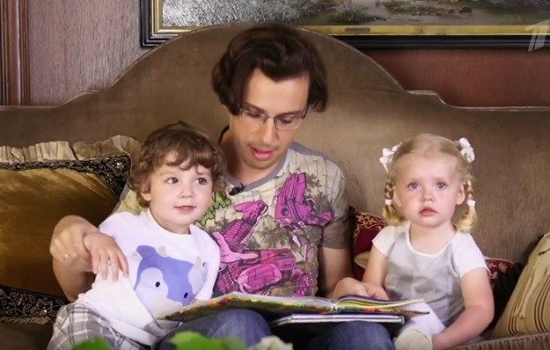 Максим Галкин опубликовал трогательное видео с Аллой Пугачевой и их сыном Гарри