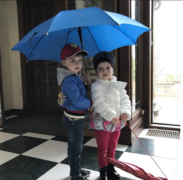 Детки на стиле. Как одевают своих малышей Пугачева и Галкин