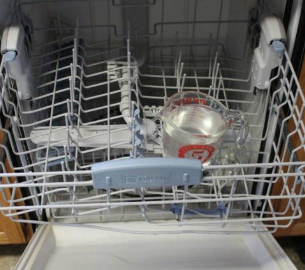 Уход за посудомоечной машиной и 7 советов, которые помогут ей лучше работать.