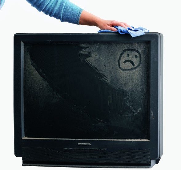Как правильно очистить телевизор от пыли