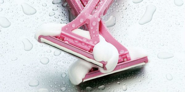 8 ошибок, которые совершают женщины при бритье ног