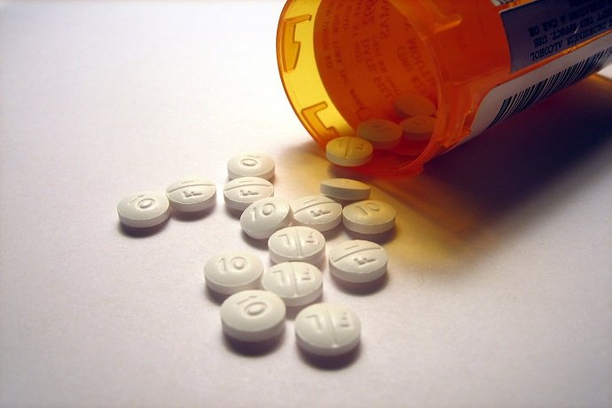 Опасность в нашей аптечке: популярные лекарства, которые способны принести вред