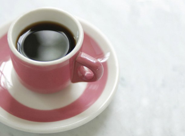 Почему не стоит пить кофе ранним утром?